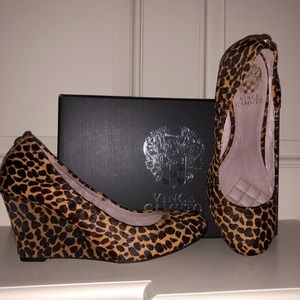 Vince Camuto Animal Print Cheetah Wedge Shoes New Size 7.5